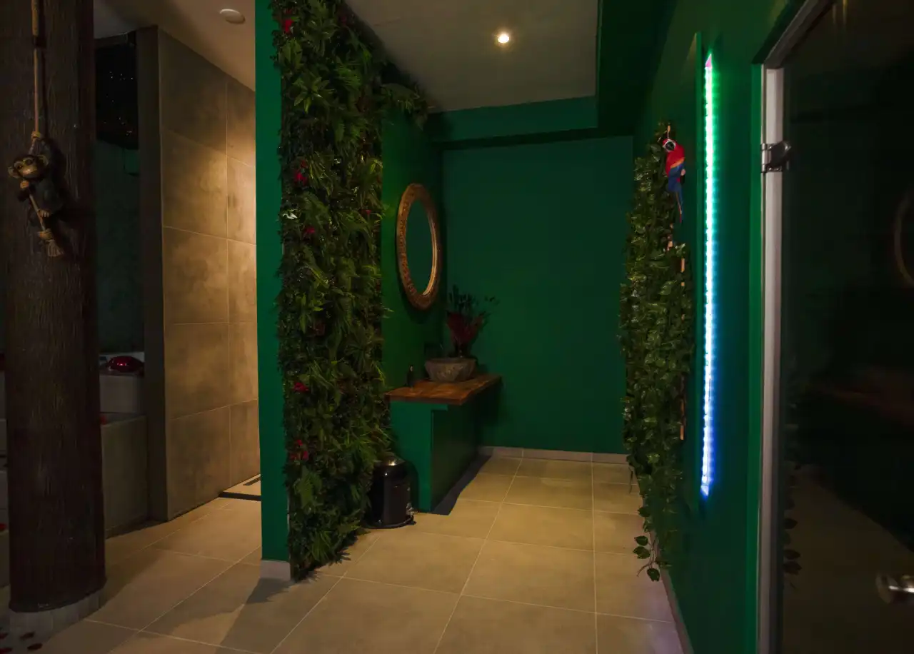 Spa Velura - Jungle Escape